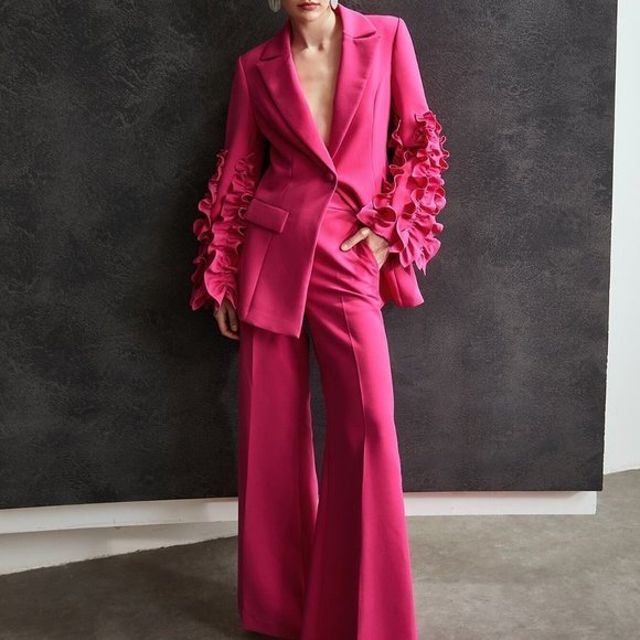 CLassy with a pinch of spice Structured ruffled sleeved blazer Barbie workwear - Picture 5 of 5